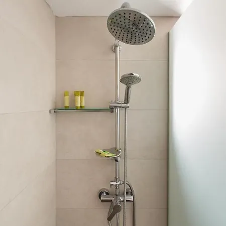 Irini בית הארחה נאוסה